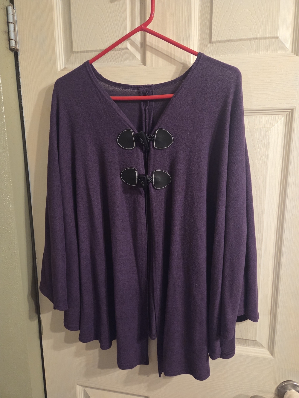 Osfm Women’s Purple Toggle-Front Sweater Cape
